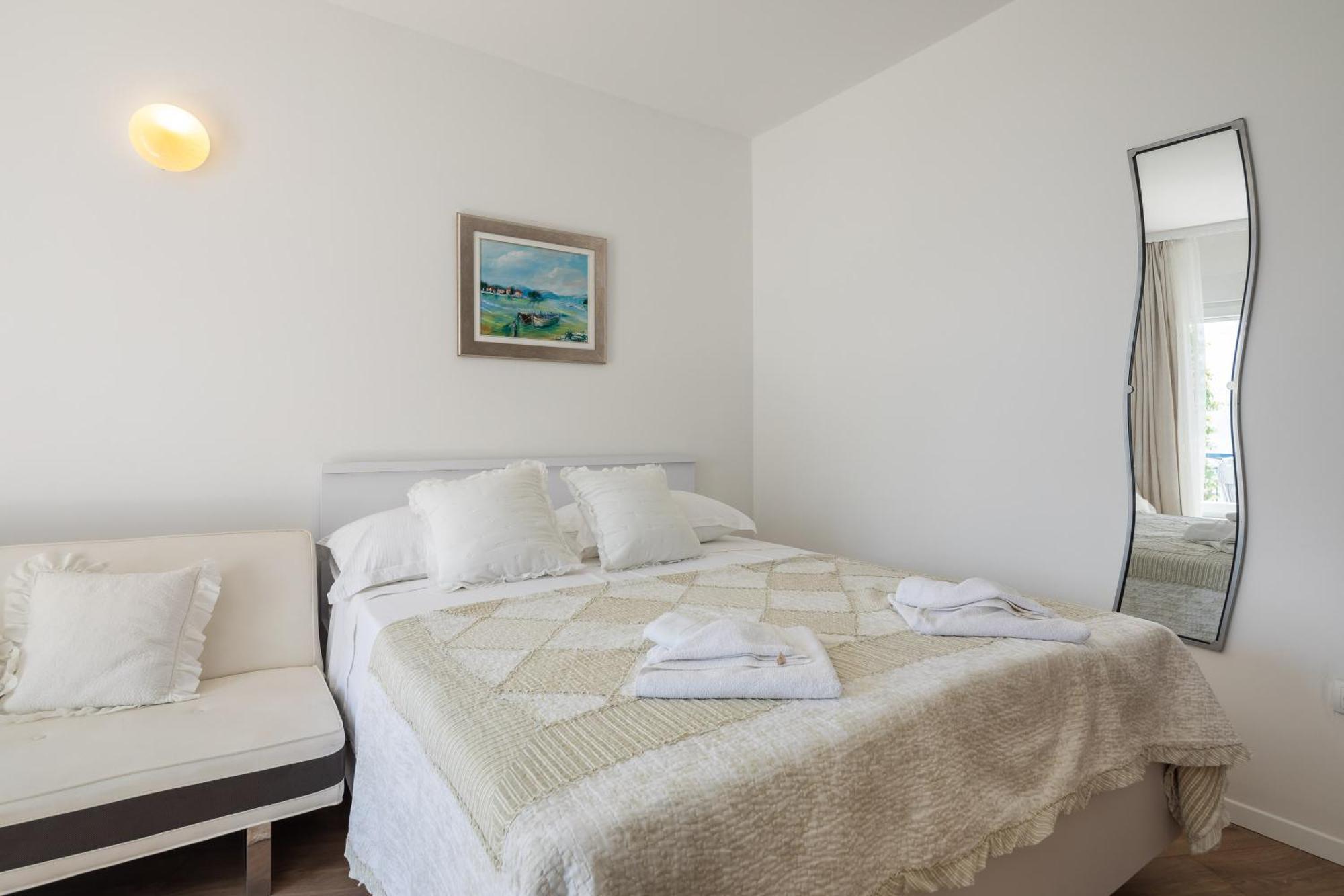 Caleta Seaview Suites II - Pool & Jacuzzi Lokva Rogoznica Exterior foto